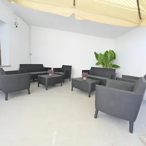 https://eliseos-rooms.in-sardinia.net